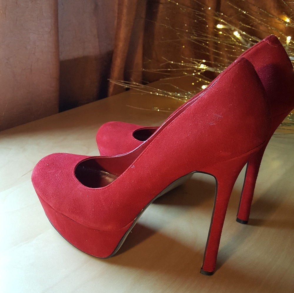 Like Red Velvet Cake Shoes so yummy 🍰